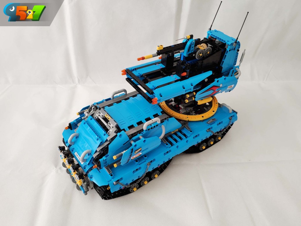 9527乐高科技moc-蓝色战车